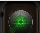 Parte posterior de un Apple Watch Series 12, caja de aluminio, color bronce oscuro, varios sensores redondos con luces LED verdes y brillantes, parte lateral izquierda, Digital Crown, correa deportiva, color oliva