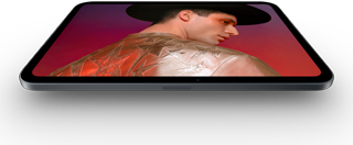 iPad mini, pantalla OLED de 8.5 pulgadas, negros intensos y brillantes, muestra una persona con sombrero y chaqueta