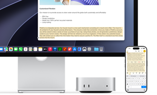 Parte frontal de una Mac mini, ubicada debajo de un monitor Studio Display, hay un iPhone a la derecha del dispositivo y la pantalla, con texto seleccionado y comandos de cortar, copiar, pegar y Autorrelleno en la parte superior que corresponden al texto resaltado en pantalla, que muestra el Portapapeles Universal